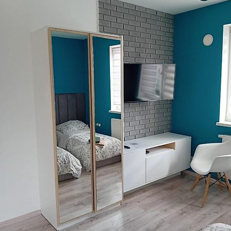 Apartament Z Lozem Malzenskim - Bezplatny Parking Poznań Exterior foto