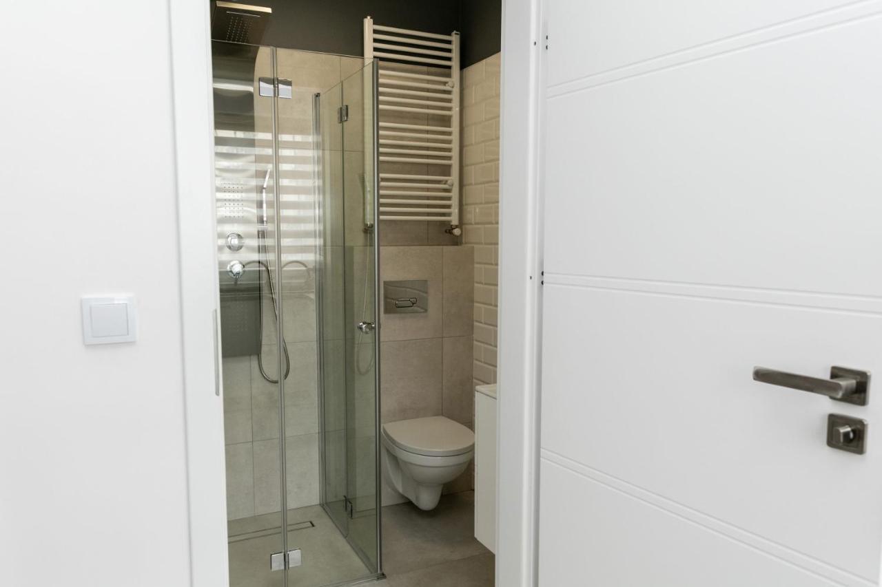 Apartament Z Lozem Malzenskim - Bezplatny Parking Poznań Exterior foto
